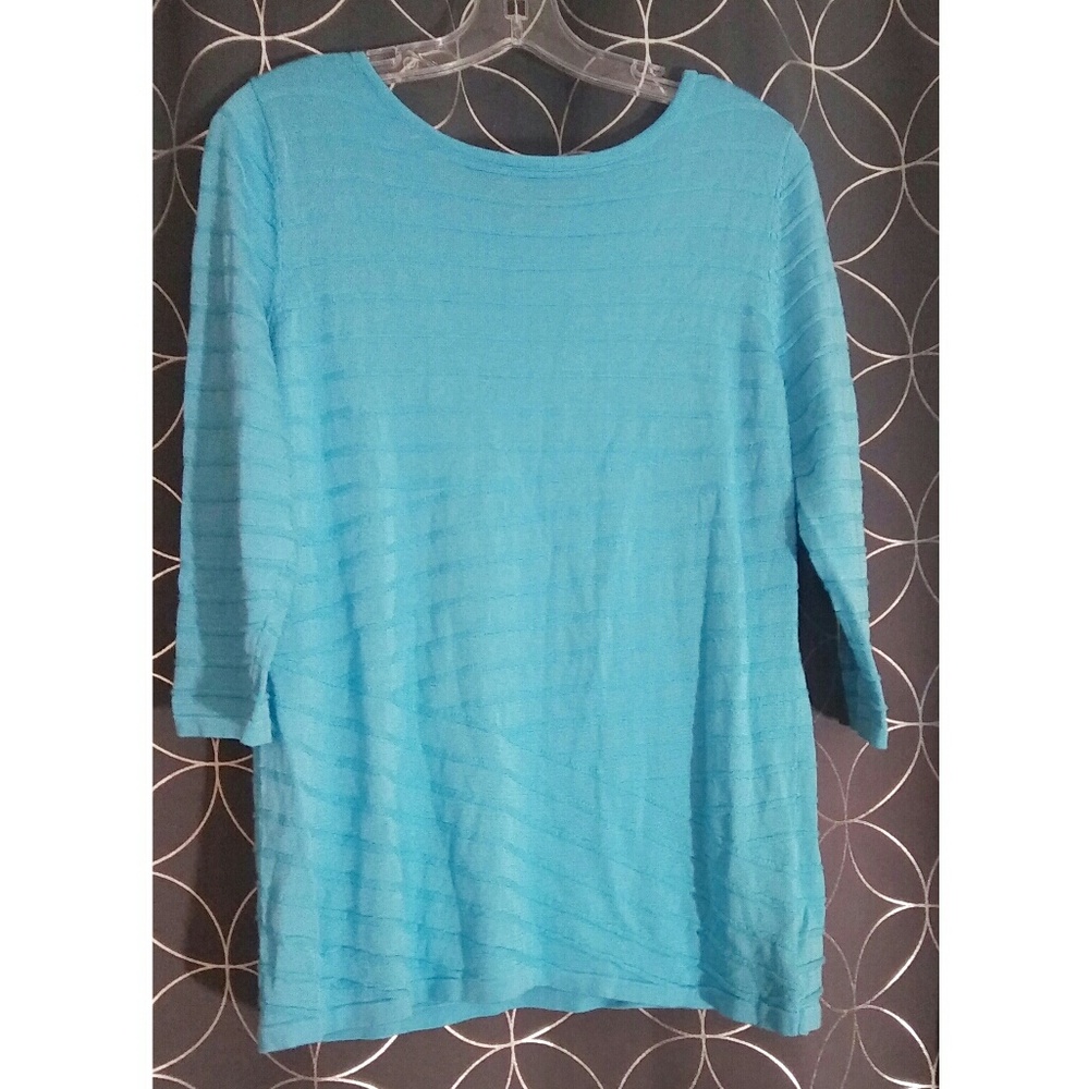 Dana Buchman Blue 3/4 Sleeved knit top size L
